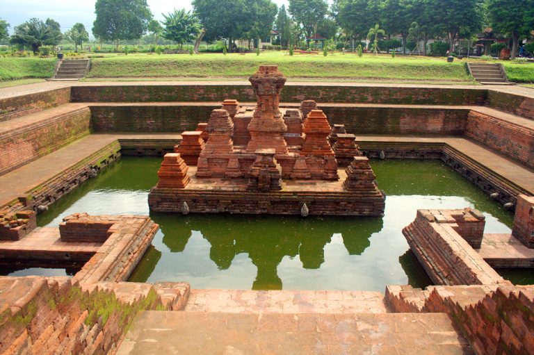 Candi Tikus Mojokerto